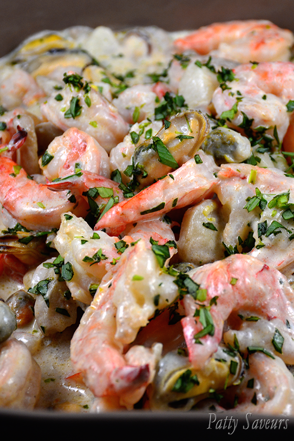 shrimps and mixed seafood creamy tarragon sauce